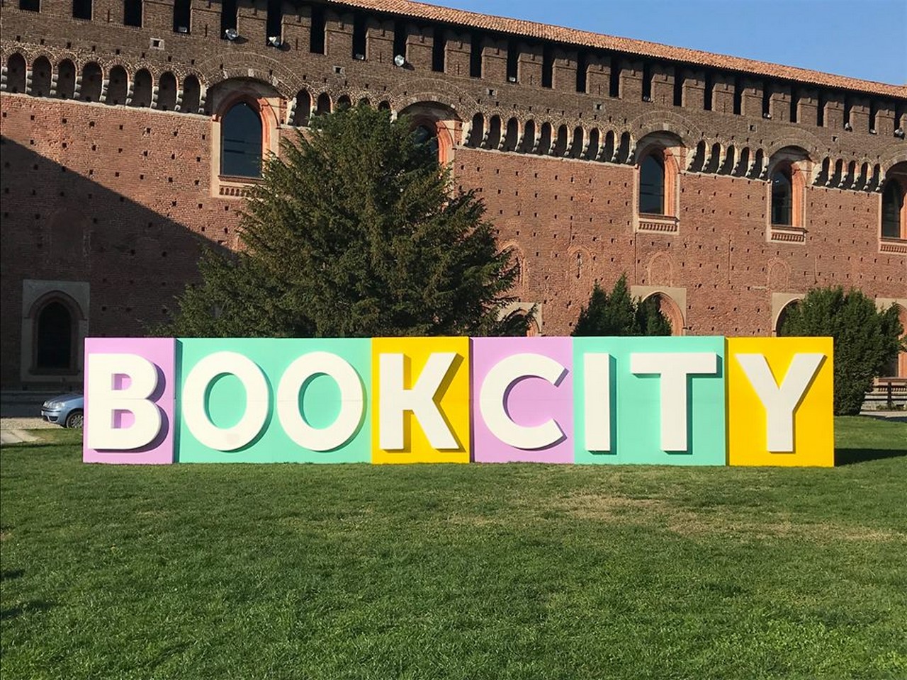 BookCity Milano: 4 giorni dedicati alla lettura. E alla felicità.